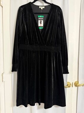 Briggs New York Black Velvet Mini Wrap Dress